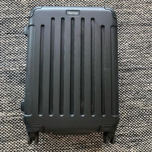 KENNETH COLE REACTION LUGGAGE